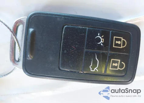 2016 Volvo S60 T5 Drive-E Premier z USA, uszkodzony, nr VIN YV126MFK3G2409237